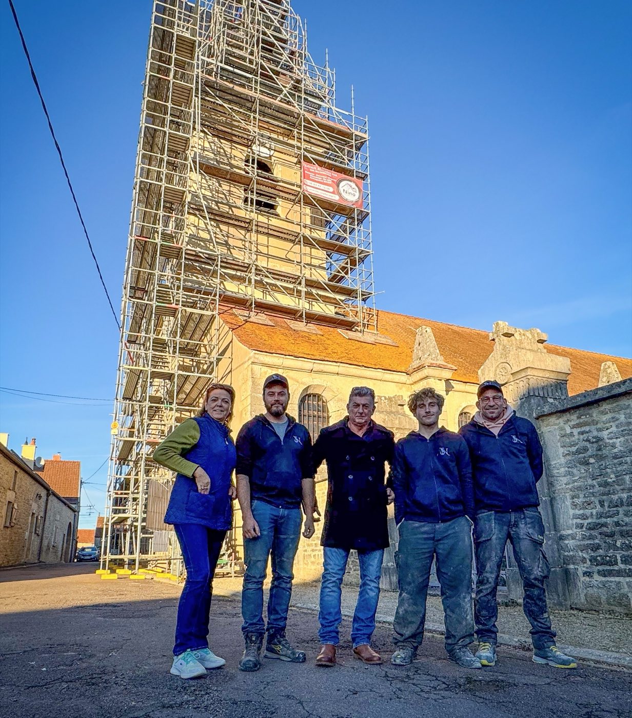 Vue par drone de la rénovation de la toiture de l’église